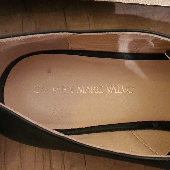 Carmen Marc Valvo Black Laceless Shoes - Picture 3 of 9